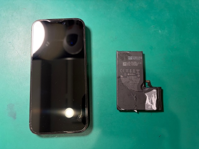 滋賀県からお越しのお客様よりiPhone15Proのバッテリー交換をご依頼いただきました！